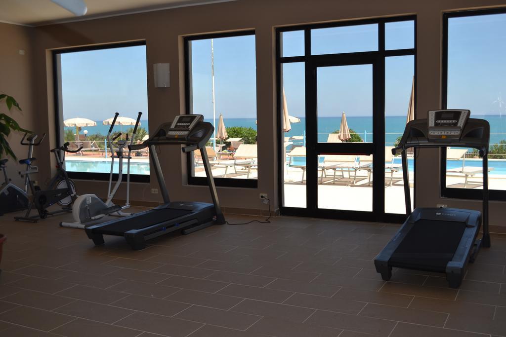 Hotel Club Helios Noto Buitenkant foto