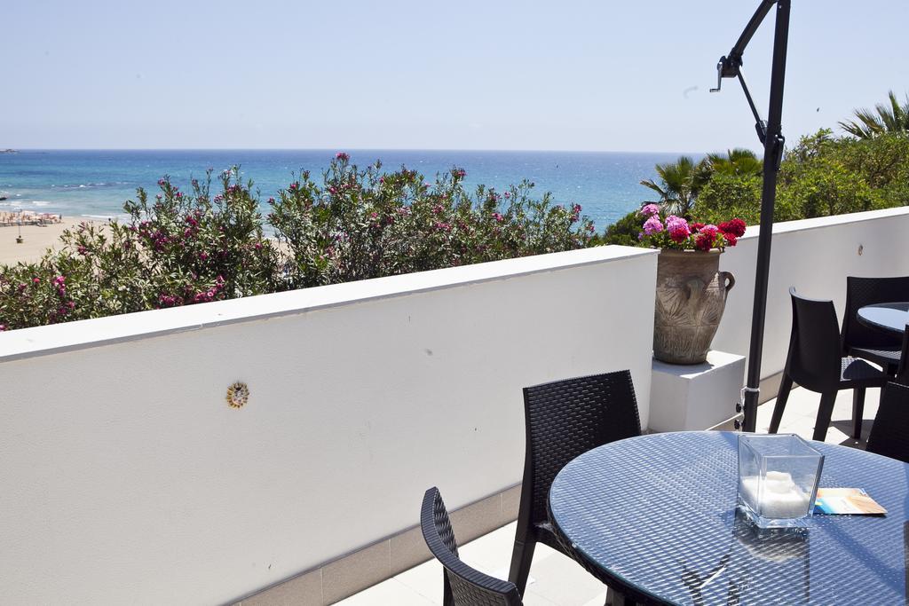 Hotel Club Helios Noto Buitenkant foto