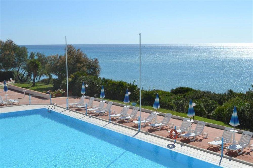 Hotel Club Helios Noto Buitenkant foto