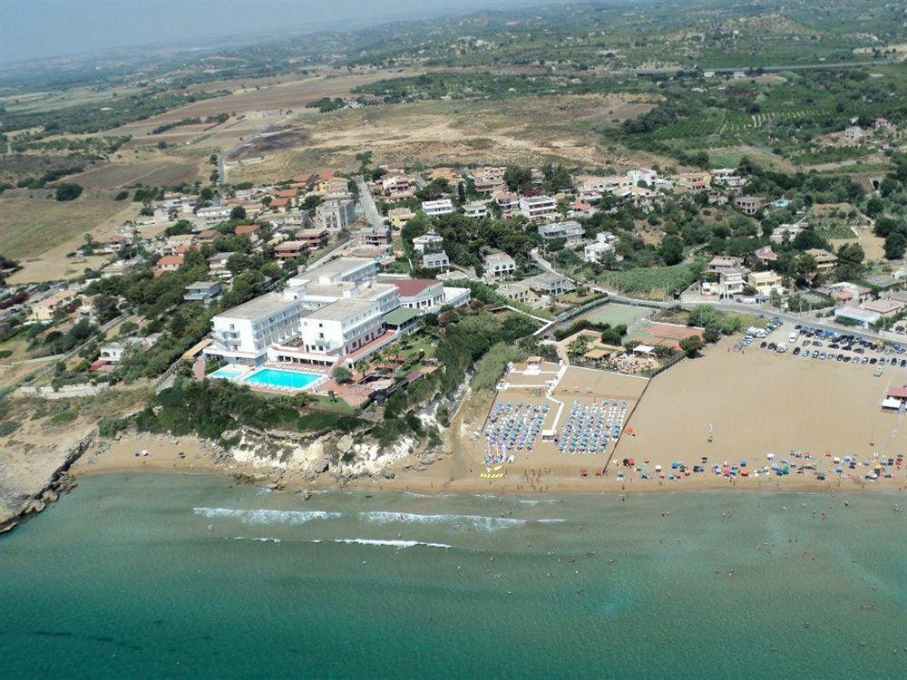 Hotel Club Helios Noto Buitenkant foto
