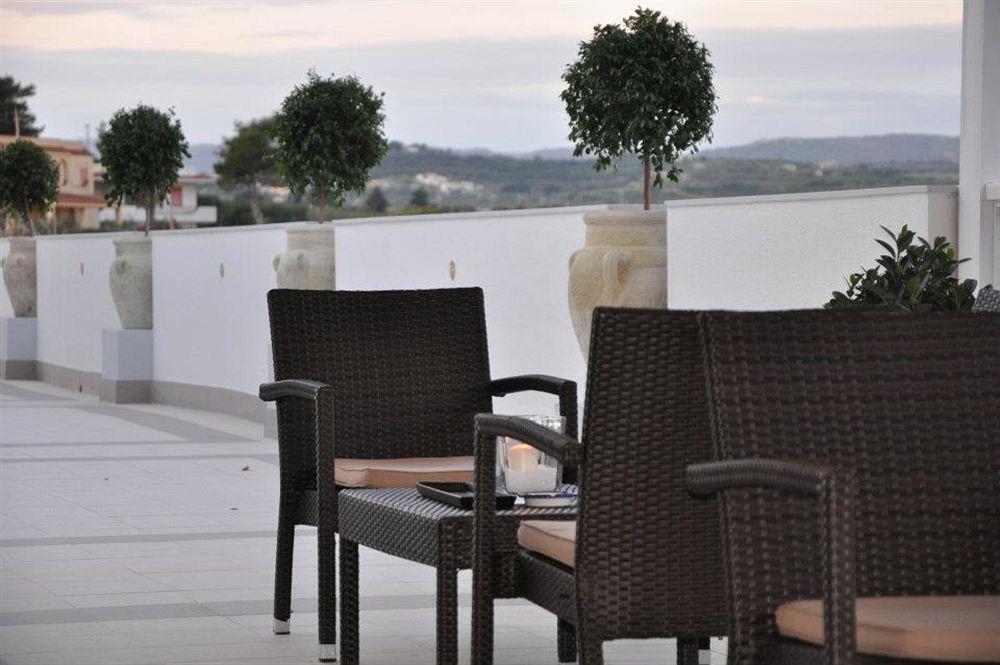 Hotel Club Helios Noto Buitenkant foto